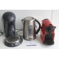 2 koffiezetapparaten en waterkoker